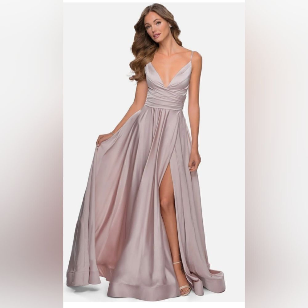 La Femme formal Dress 28607 A-line NWT Size 4 Mauve/Pink